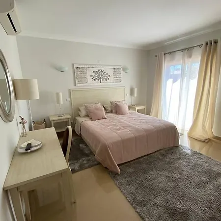 Appartement Beautiful 2 Bed Townhouse On Boavista Golf Course Lagos