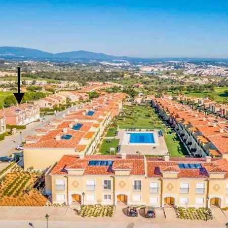 Appartement Beautiful 2 Bed Townhouse On Boavista Golf Course Lagos