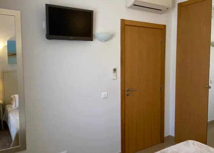 Beautiful 2 Bed Townhouse On Boavista Golf Course Lagos