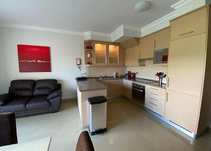 Beautiful 2 Bed Townhouse On Boavista Golf Course Lagos