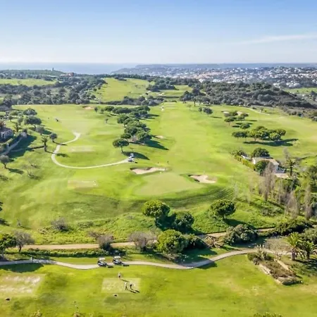 Beautiful 2 Bed Townhouse On Boavista Golf Course Лагуш